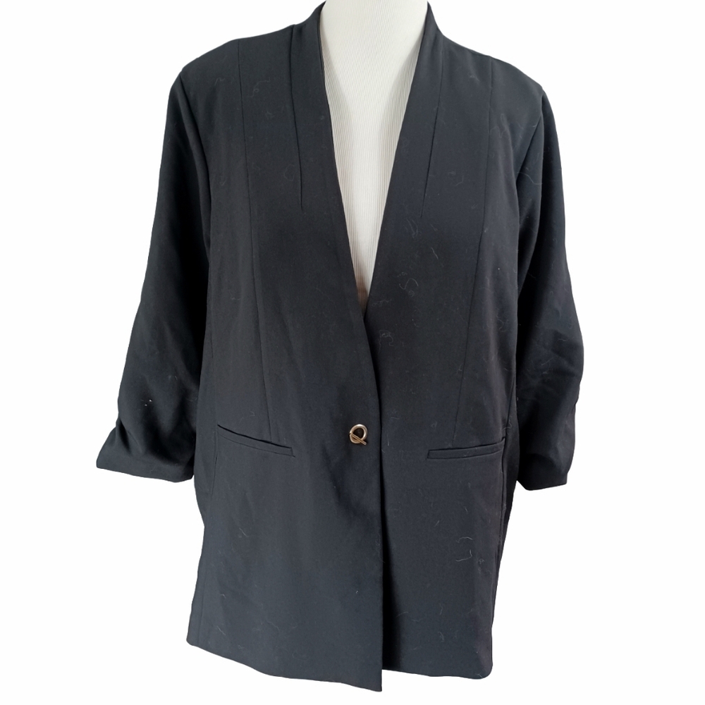 TORRID BLAZER WITH TOGGLE CLOSURE SIZE 4 (4X)